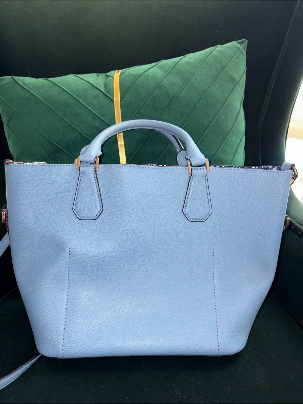 Michael Kors Greenwich Sky Blue Saffiano leather Tote With Gold-tone hardware - Picture 3 of 9